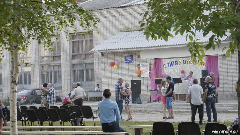 Пакшары и гости Пакшеньги на празднике День деревни 12 июля 2014 года